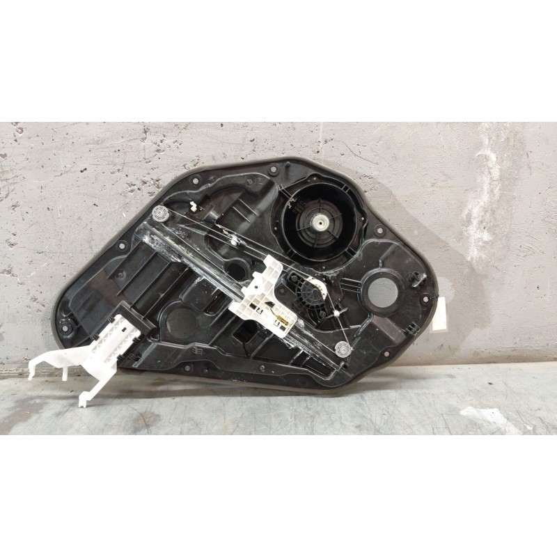 Recambio de elevalunas trasero derecho para hyundai i30 (gd) 1.6 crdi referencia OEM IAM - Blanco 2