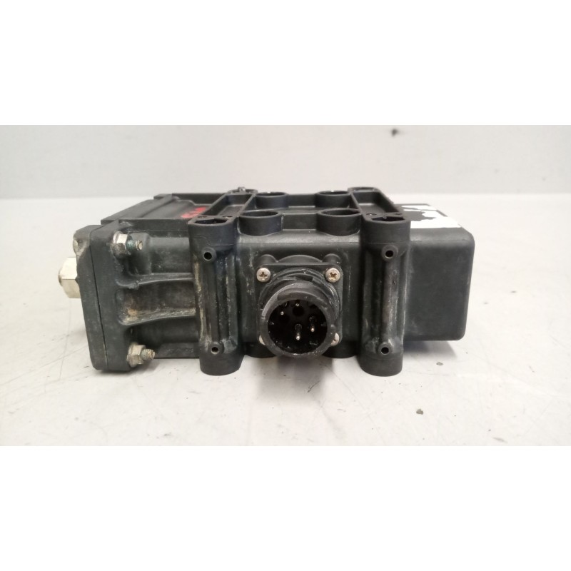 Recambio de desconectador baterias para iveco stralis (as) 12.9 diesel referencia OEM IAM 5801387502 - Blanco 5