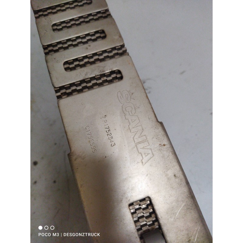Recambio de enfriador egr para scania serie p/g/r (c-clase) 12.7 diesel referencia OEM IAM 1752543 - Blanco 3