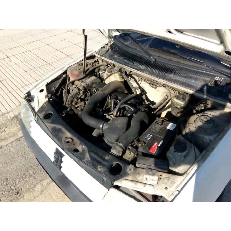 PEUGEOT 205 BERLINA