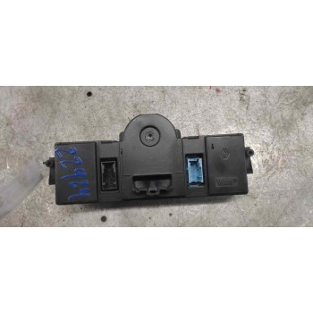 Recambio de mando climatizador para renault megane ii berlina 5p confort authentique referencia OEM IAM 8200070752  