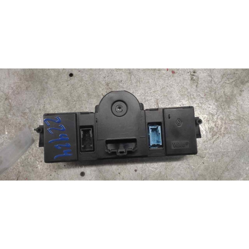 Recambio de mando climatizador para renault megane ii berlina 5p confort authentique referencia OEM IAM 8200070752 2