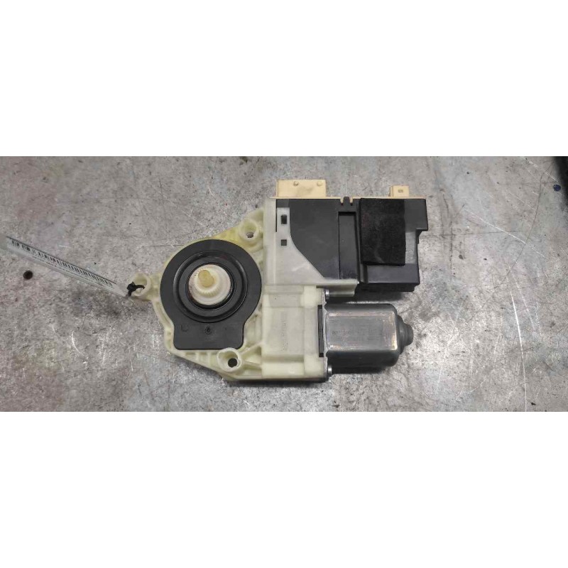 Recambio de motor elevalunas delantero derecho para citroën c4 berlina 1.6 hdi cat (9hy / dv6ted4) referencia OEM IAM 9681574880 2