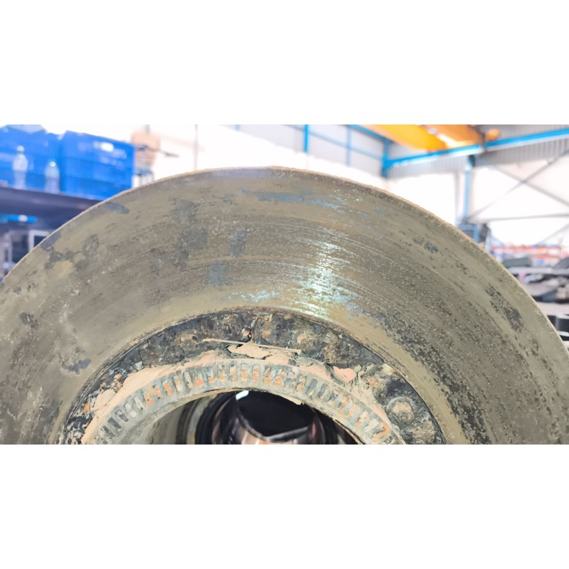 Recambio de buje trasero derecho para daf serie xf105.460 fsa 4x2 space-cab referencia OEM IAM 1657637 3