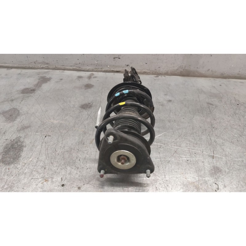 Recambio de amortiguador delantero derecho para hyundai i30 (gd) 1.6 crdi referencia OEM IAM - Blanco 3