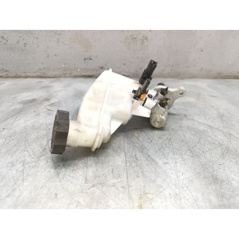 Recambio de bomba freno para hyundai i30 (gd) 1.6 crdi referencia OEM IAM - Blanco 2