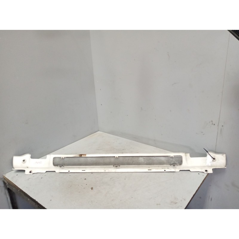 Recambio de rejilla delantera central para scania serie p/g/r (l-clase) 12.7 diesel referencia OEM IAM 1890728 - Blanco 2