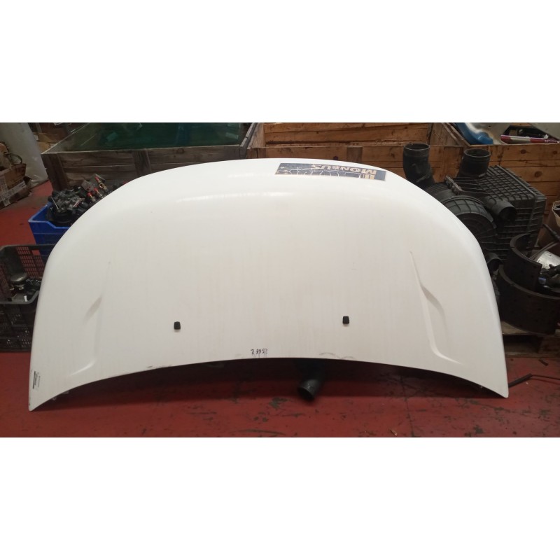 Recambio de capo para iveco sunrise referencia OEM IAM 5801772690  