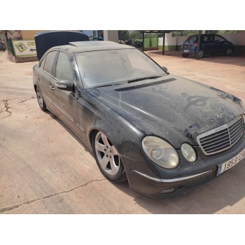 mercedes-benz clase e (w211) berlina del año 2004