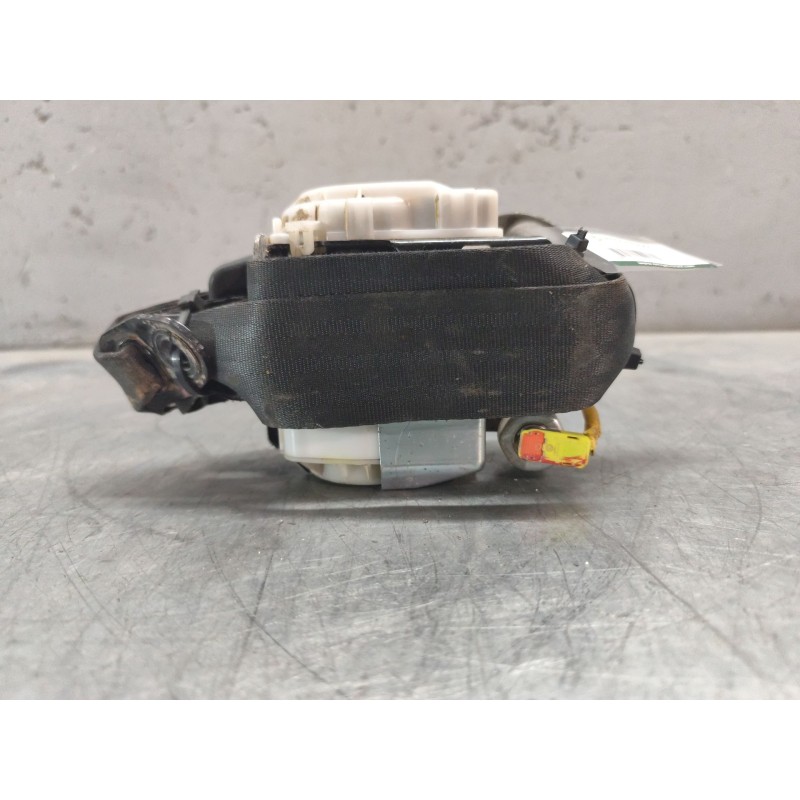 Recambio de cinturon seguridad delantero derecho para hyundai i30 (gd) 1.6 crdi referencia OEM IAM - Blanco 2