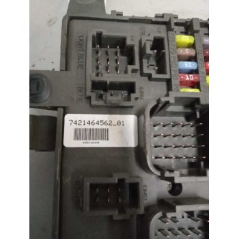 Recambio de caja reles / fusibles para renault premium route 2006 10.8 diesel referencia OEM IAM 7421464562  