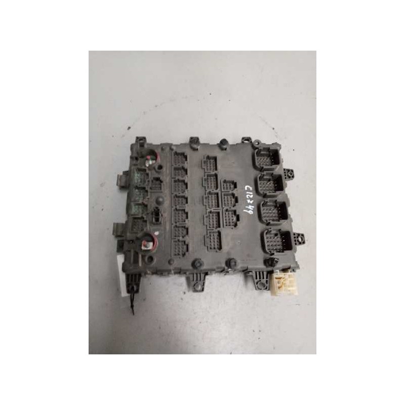 Recambio de caja reles / fusibles para renault premium route 2006 10.8 diesel referencia OEM IAM 7421464562 - Blanco 3