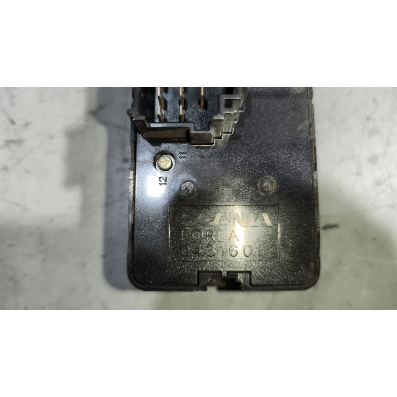 Recambio de mando luces para scania p,g,r,t - series p 500, r 500 referencia OEM IAM 1507637 - Rojo 2
