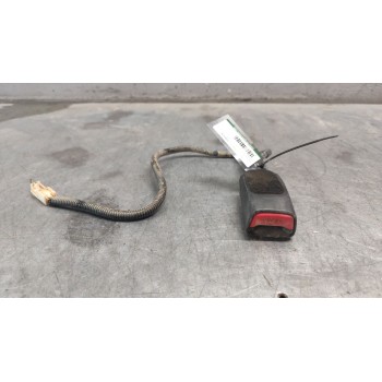 Recambio de enganche de cinturon delantero izquierdo para hyundai i30 (gd) 1.6 crdi referencia OEM IAM 88830a6000ry  
