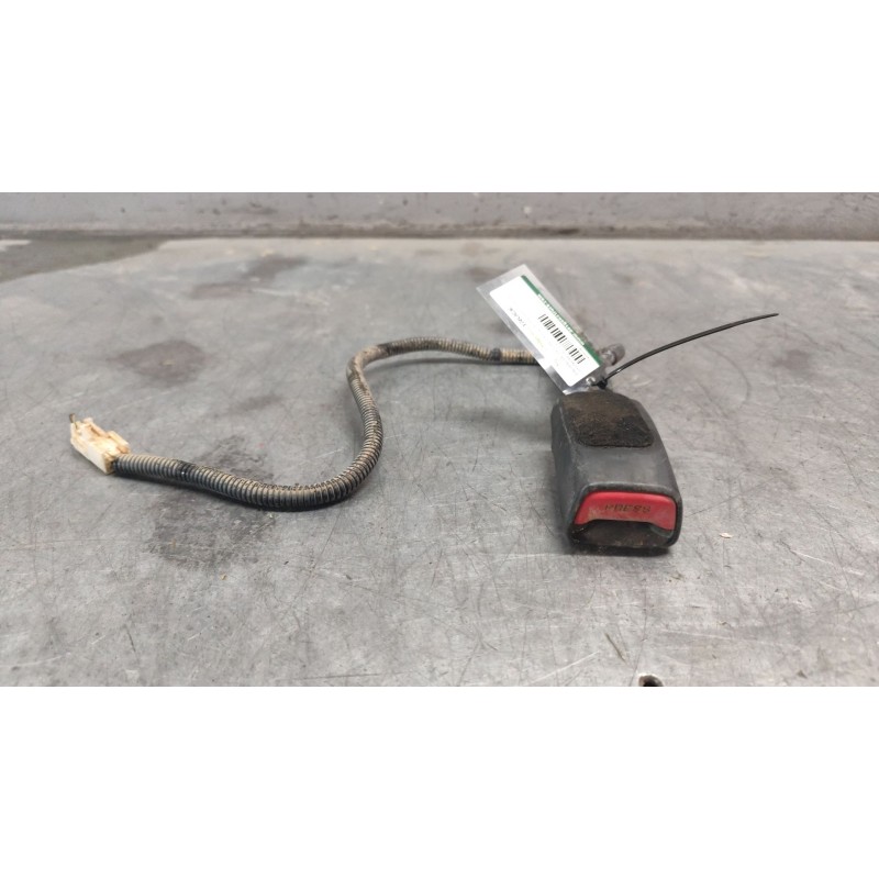 Recambio de enganche de cinturon delantero izquierdo para hyundai i30 (gd) 1.6 crdi referencia OEM IAM 88830a6000ry  