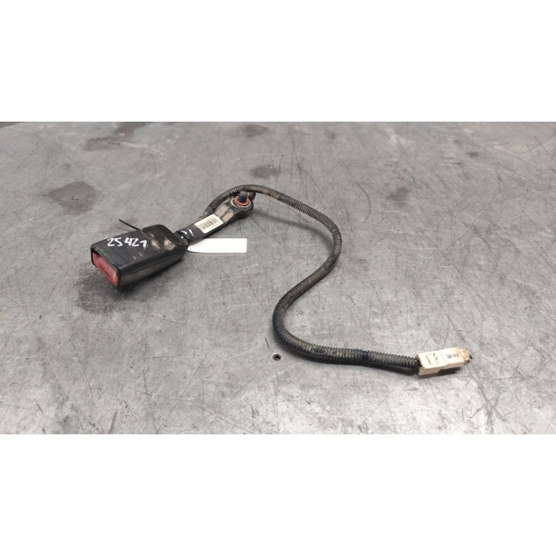 Recambio de enganche de cinturon delantero izquierdo para hyundai i30 (gd) 1.6 crdi referencia OEM IAM 88830a6000ry - Blanco 2