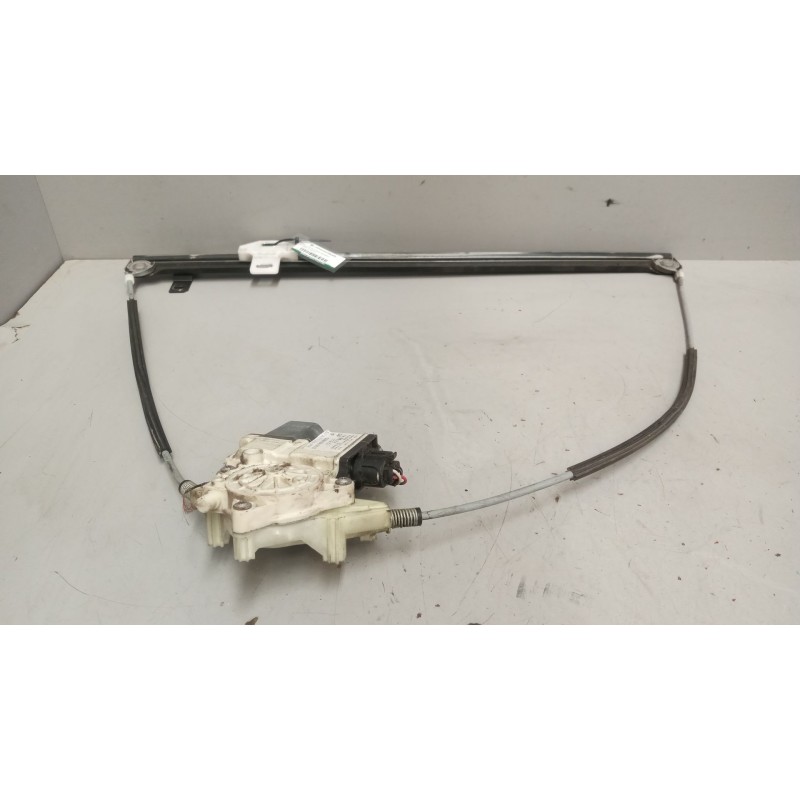 Recambio de elevalunas delantero izquierdo para daf serie xf105.xxx 12.9 diesel referencia OEM IAM 2130642  