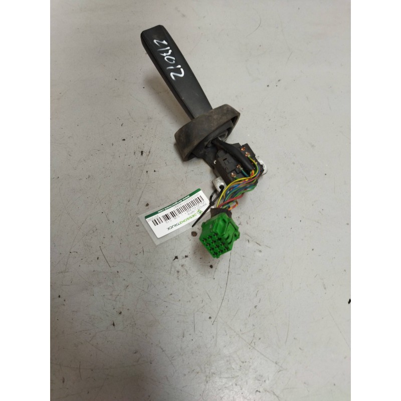 Recambio de mando limpia para volvo fh referencia OEM IAM 20700927 - Blanco 3