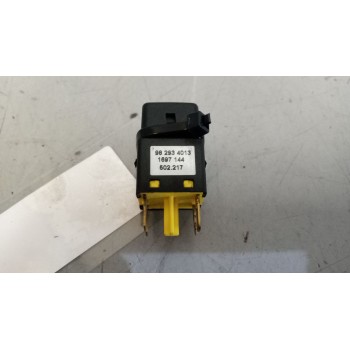 Recambio de interruptor para daf serie xf105.xxx 12.9 diesel referencia OEM IAM 1697144  