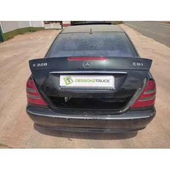 mercedes-benz clase e (w211) berlina del año 2004