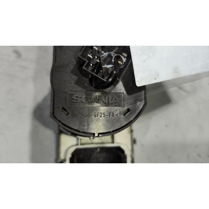 Recambio de interruptor para scania r i r 500 referencia OEM IAM 1899842 - Blanco 3