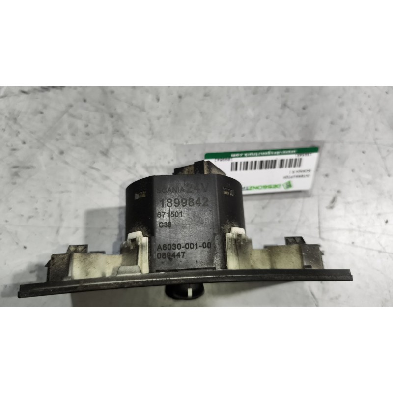 Recambio de interruptor para scania r i r 500 referencia OEM IAM 1899842 - Blanco 4