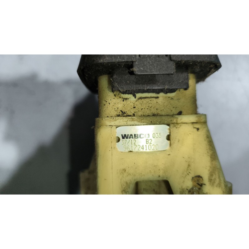 Recambio de palanca freno de mano para scania r i r 500 referencia OEM IAM 1882115 9617241020 - Blanco 2
