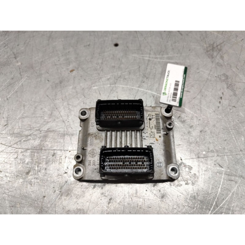 Recambio de centralita motor uce para opel meriva cosmo referencia OEM IAM 0261208255  