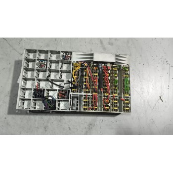 Recambio de caja reles / fusibles para scania r i r 500 referencia OEM IAM 2096304  