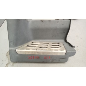 Recambio de peldaño derecho para volvo fm xxx 12.8 diesel referencia OEM IAM 82420408 21868329 82875886