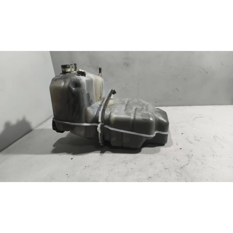 Recambio de deposito expansion para scania r i r 500 referencia OEM IAM 2401668 - Blanco 7