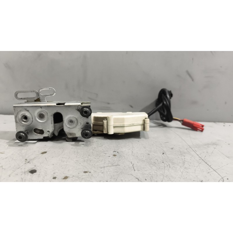 Recambio de cerradura puerta delantera derecha para scania r i r 500 referencia OEM IAM 1940921 - Blanco 2