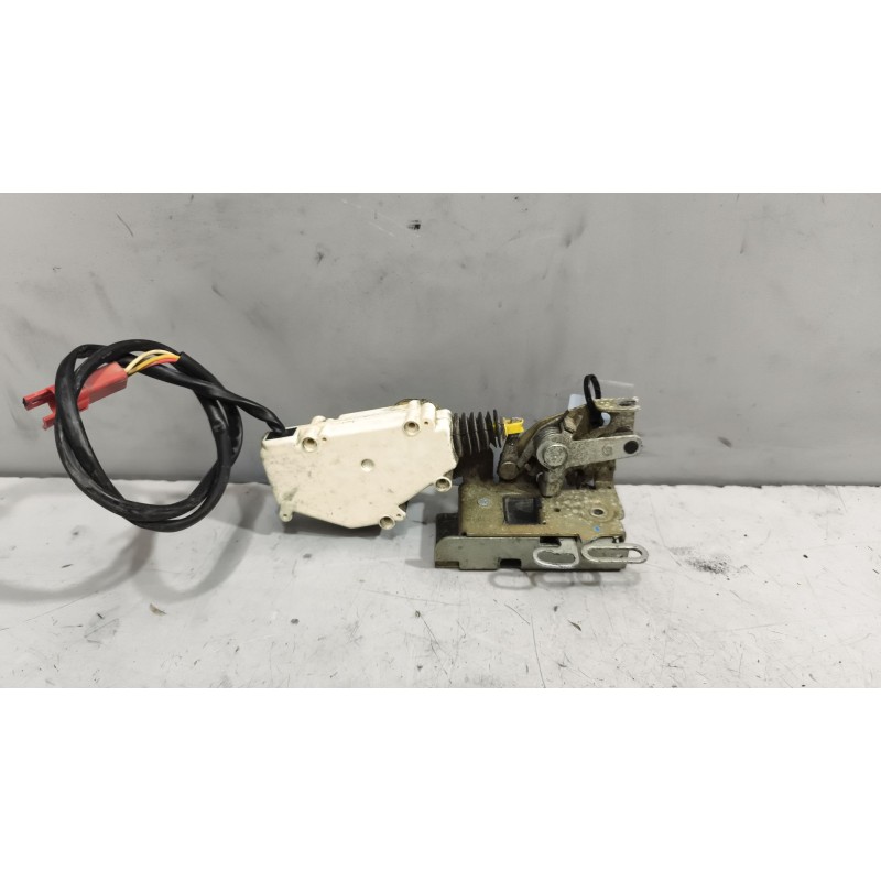 Recambio de cerradura puerta delantera izquierda para scania r i r 500 referencia OEM IAM 1940920  