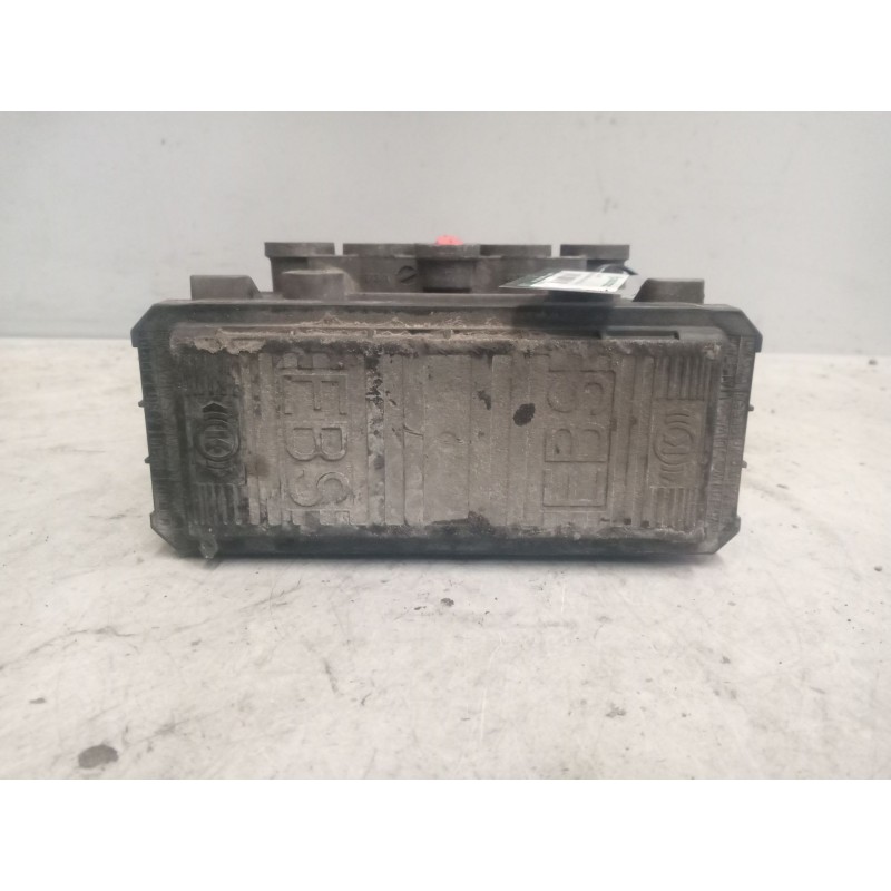 Recambio de valvula aire para renault magnum 4xx.18/4xx.26 02  fas 4x2 4xx.18 larga distancia referencia OEM IAM 20670910 VALVUL - Blanco 2