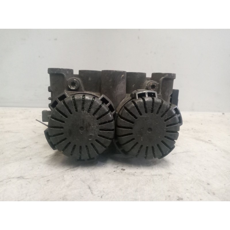 Recambio de valvula aire para renault magnum 4xx.18/4xx.26 02  fas 4x2 4xx.18 larga distancia referencia OEM IAM 20670910 VALVUL - Blanco 3