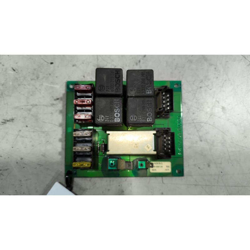 Recambio de caja reles / fusibles para volvo fh 12 asta 2001 e2 / e3 12.1 diesel (d12d380) referencia OEM IAM 81420783 - Blanco