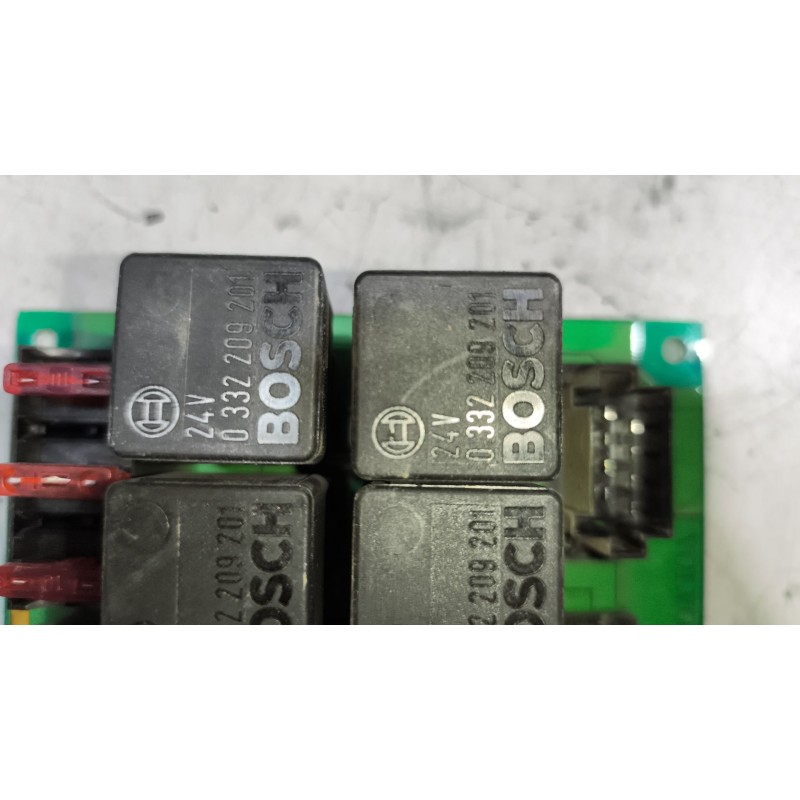 Recambio de caja reles / fusibles para volvo fh 12 asta 2001 e2 / e3 12.1 diesel (d12d380) referencia OEM IAM 81420783 - Blanco 2