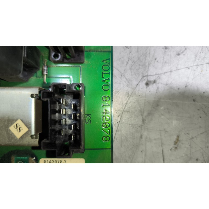 Recambio de caja reles / fusibles para volvo fh 12 asta 2001 e2 / e3 12.1 diesel (d12d380) referencia OEM IAM 81420783 - Blanco 3