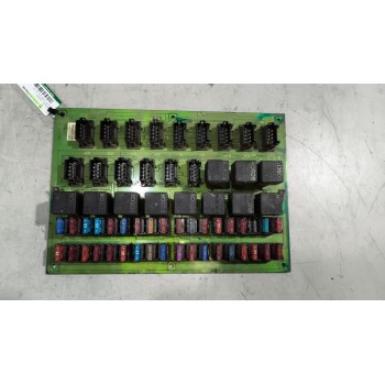 CAJA RELES / FUSIBLES 3986210 