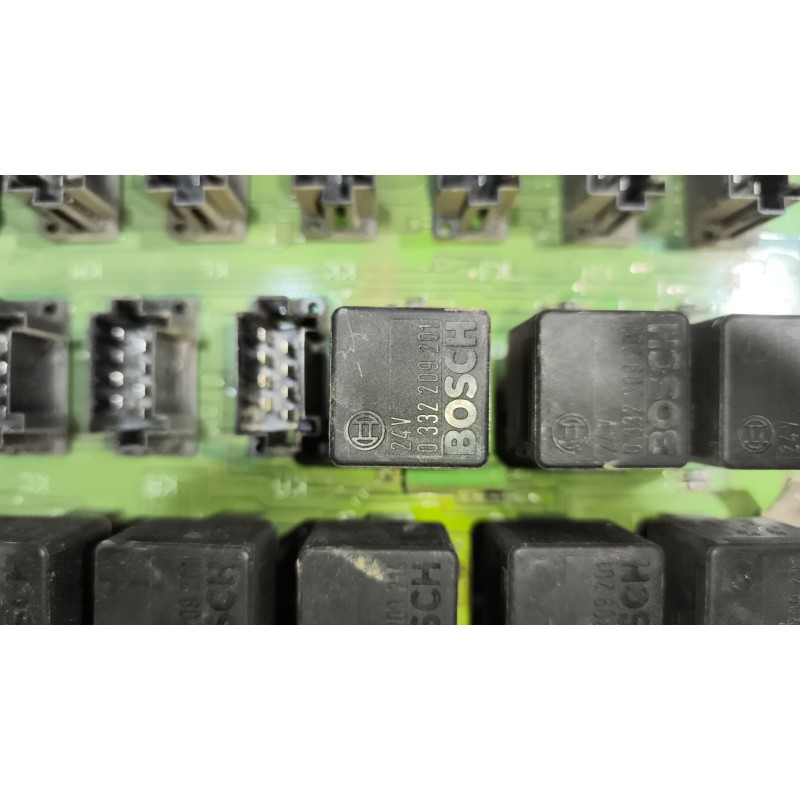 Recambio de caja reles / fusibles para volvo fh 12 asta 2001 e2 / e3 12.1 diesel (d12d380) referencia OEM IAM 3986210 - Blanco 2