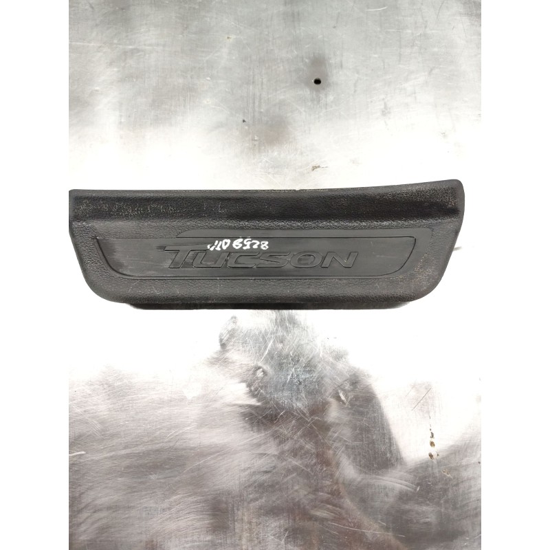 Recambio de moldura para hyundai tucson (tl, tle) 1.6 gdi referencia OEM IAM 85878D7000  