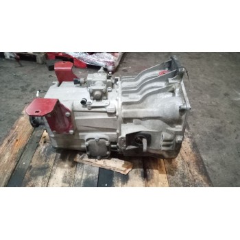 Recambio de caja cambios para iveco eurocargo 05.03  fg 100 e larga distancia referencia OEM IAM 2845623F00 7064556 8869373