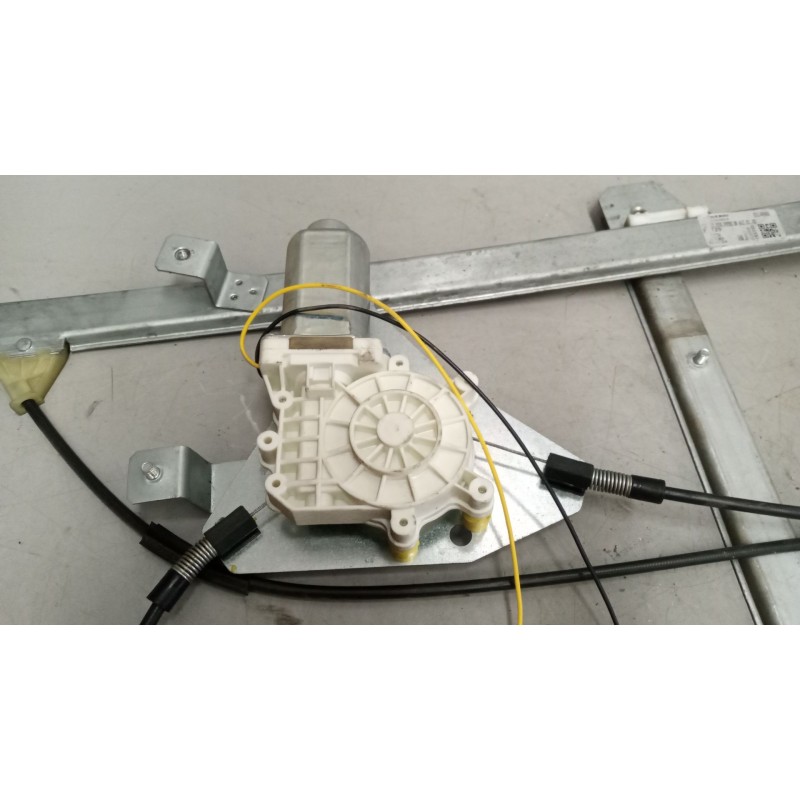 Recambio de elevalunas delantero derecho para renault hr 420.18/26 premium 01  11.1 diesel referencia OEM IAM 7484561621 - Blanco 3
