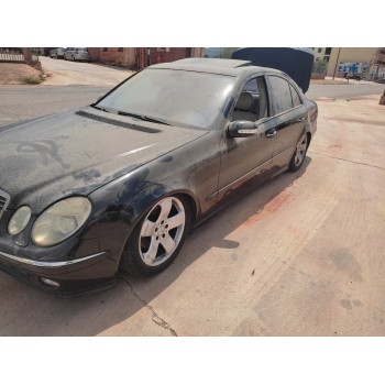 mercedes-benz clase e (w211) berlina del año 2004
