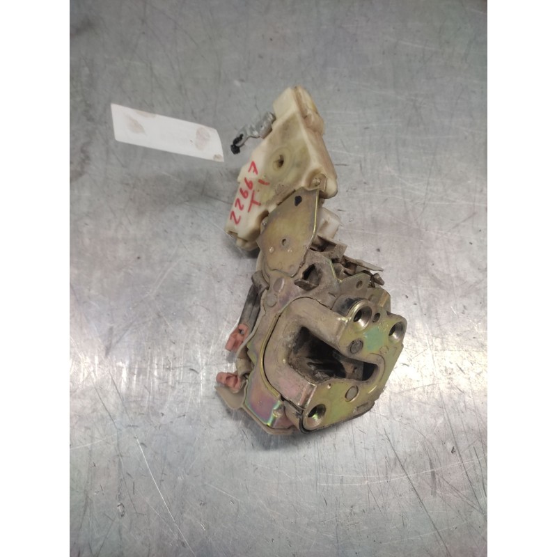 Recambio de cerradura puerta trasera izquierda para nissan almera tino (v10m) 2.2 16v turbodiesel cat referencia OEM IAM 52553BM