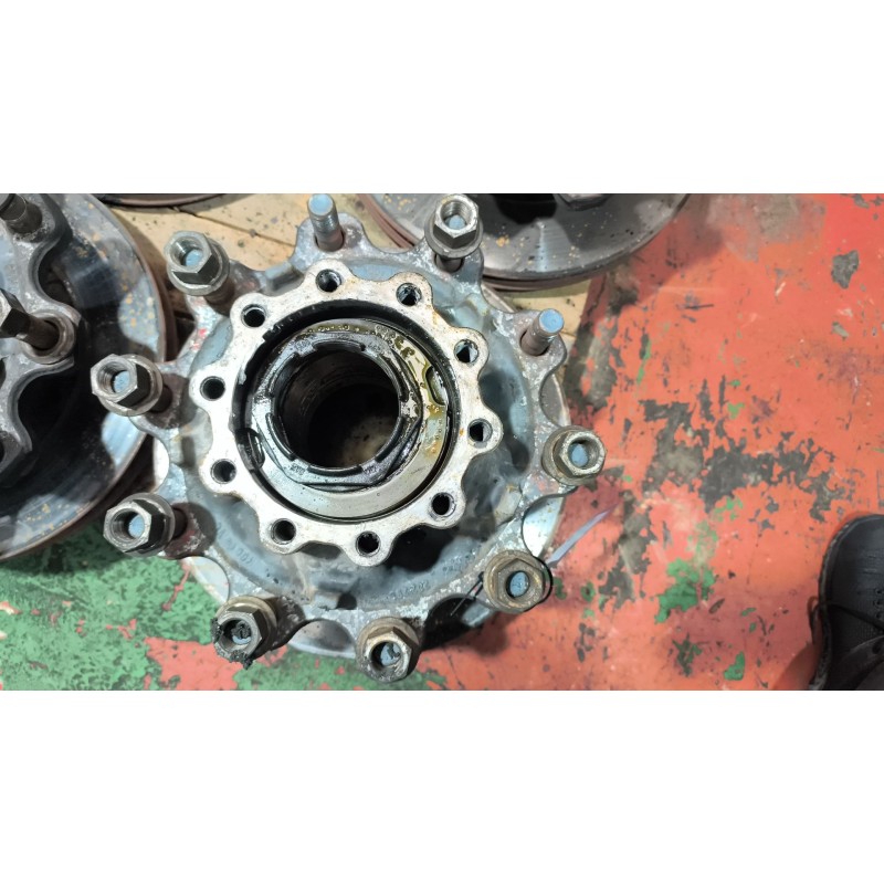 Recambio de buje trasero izquierdo para daf serie xf105.xxx 12.9 diesel referencia OEM IAM 1657637  