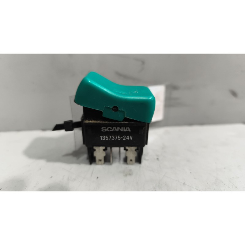 Recambio de interruptor para scania 4 - series 164 l/580 referencia OEM IAM 1357375  