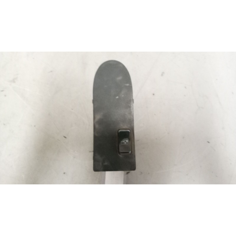 Recambio de mando elevalunas delantero derecho para man tg - a 18.xxx 12.8 diesel referencia OEM IAM 81258067030  