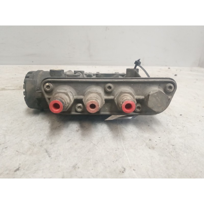 Recambio de valvula aire para renault magnum ab diesel referencia OEM IAM 21083660  K019821 - Blanco 3