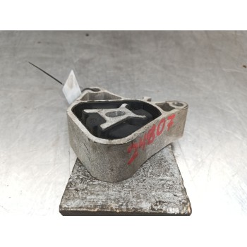 Recambio de soporte motor delantero para infiniti q30 1.5 d referencia OEM IAM A2462400809  